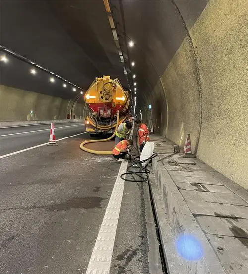 同心隧道排水渠清淤